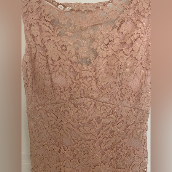 Le Chateau Dress - Picture 4 of 5